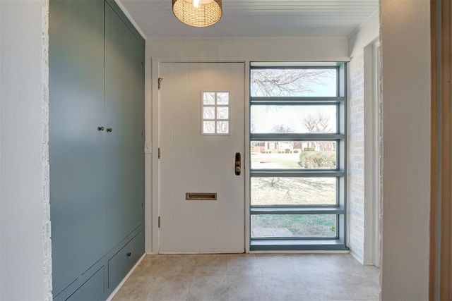 1106 Fenwick Place, Nichols Hills, OK 73116