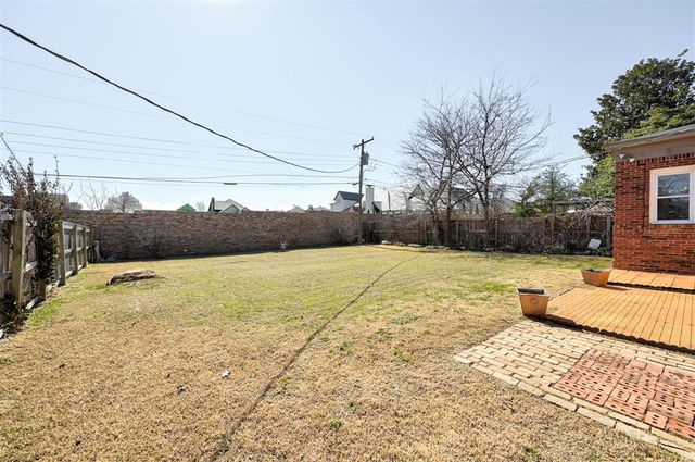 1106 Fenwick Place, Nichols Hills, OK 73116