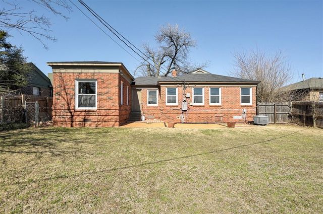 1106 Fenwick Place, Nichols Hills, OK 73116