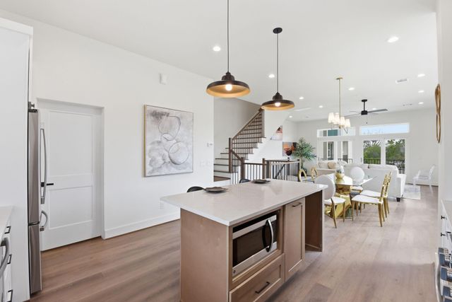 7706 Earl Rudder Way, Houston, TX 77055