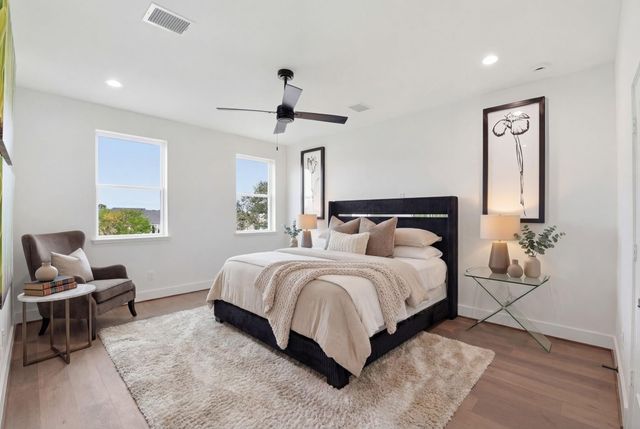 7706 Earl Rudder Way, Houston, TX 77055