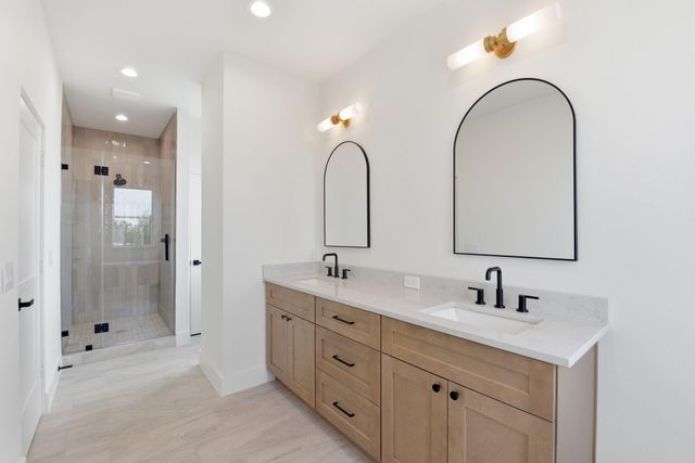7706 Earl Rudder Way, Houston, TX 77055