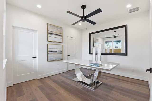 7706 Earl Rudder Way, Houston, TX 77055