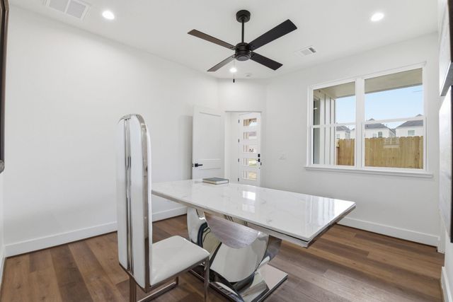 7706 Earl Rudder Way, Houston, TX 77055