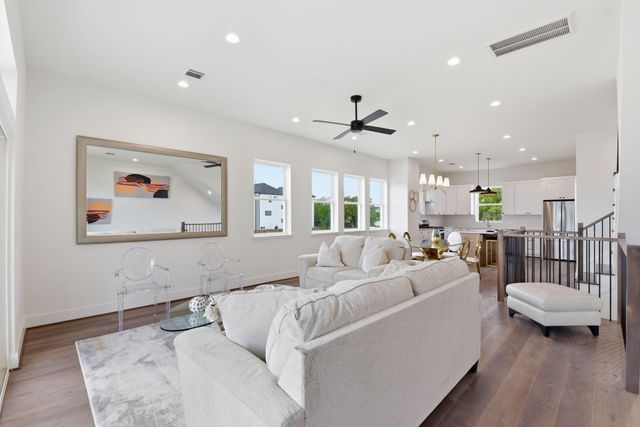 7706 Earl Rudder Way, Houston, TX 77055