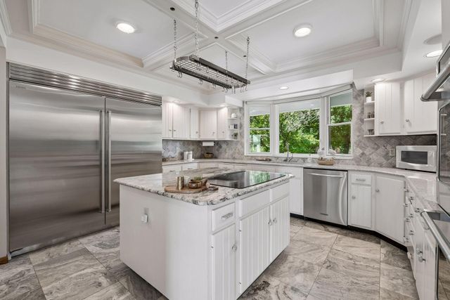 2600 W 102nd Street, Bloomington, MN 55431