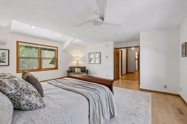 2600 W 102nd Street, Bloomington, MN 55431