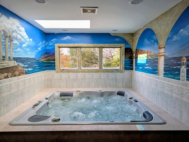 2600 W 102nd Street, Bloomington, MN 55431