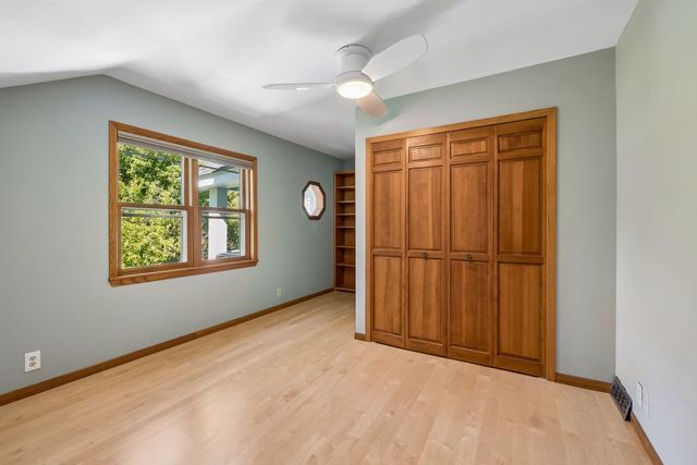 2600 W 102nd Street, Bloomington, MN 55431