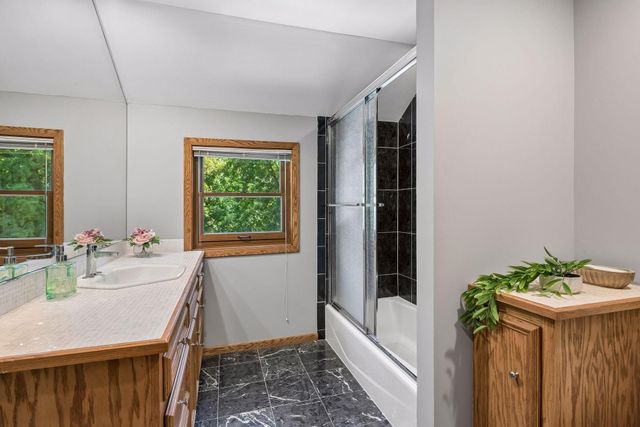 2600 W 102nd Street, Bloomington, MN 55431