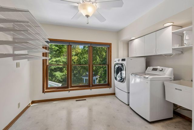 2600 W 102nd Street, Bloomington, MN 55431