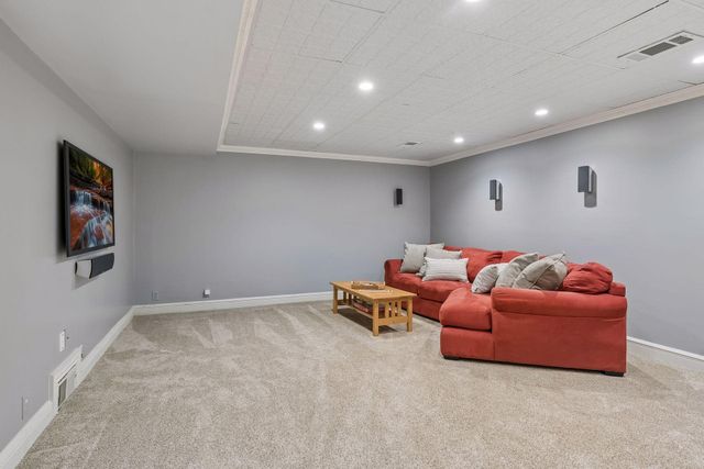 2600 W 102nd Street, Bloomington, MN 55431