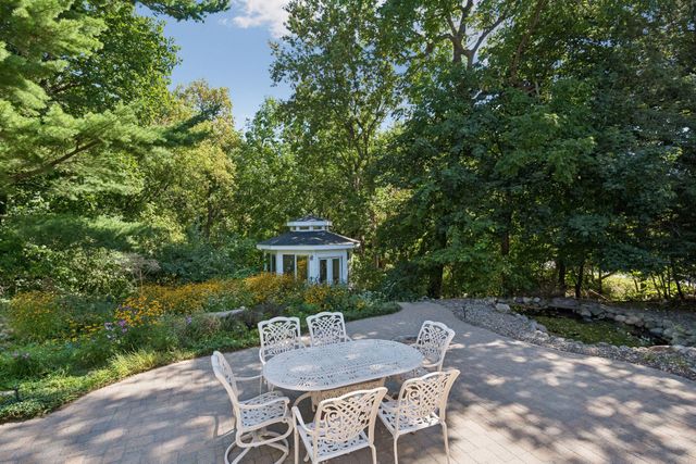 2600 W 102nd Street, Bloomington, MN 55431