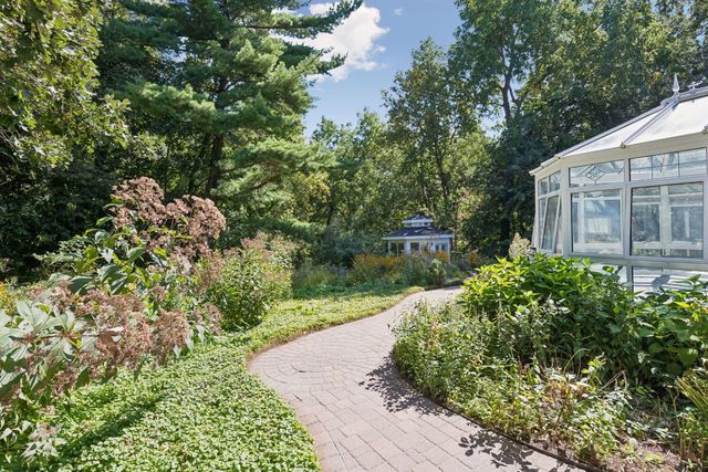 2600 W 102nd Street, Bloomington, MN 55431