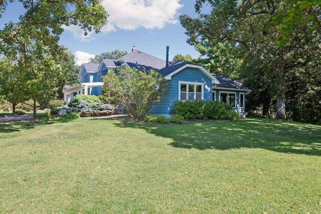 2600 W 102nd Street, Bloomington, MN 55431