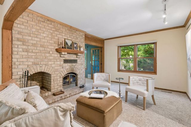 2600 W 102nd Street, Bloomington, MN 55431