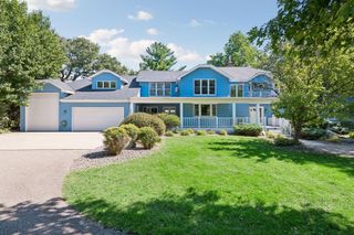 2600 W 102nd Street, Bloomington, MN 55431