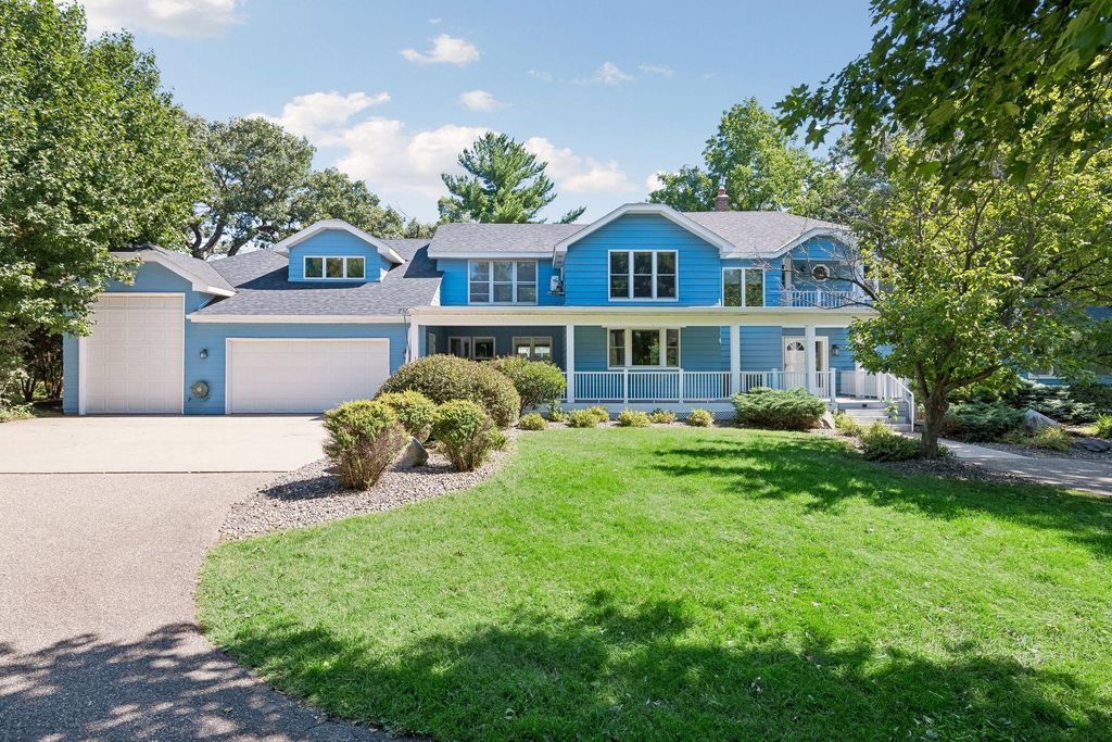 2600 W 102nd Street, Bloomington, MN 55431 — exterior