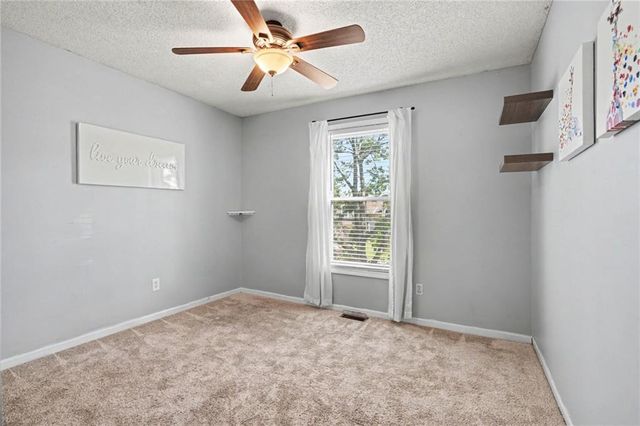 18800 W 164th Street, Olathe, KS 66062