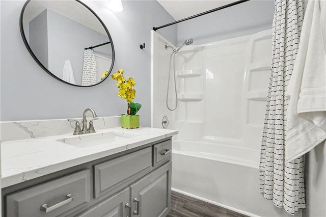 18800 W 164th Street, Olathe, KS 66062