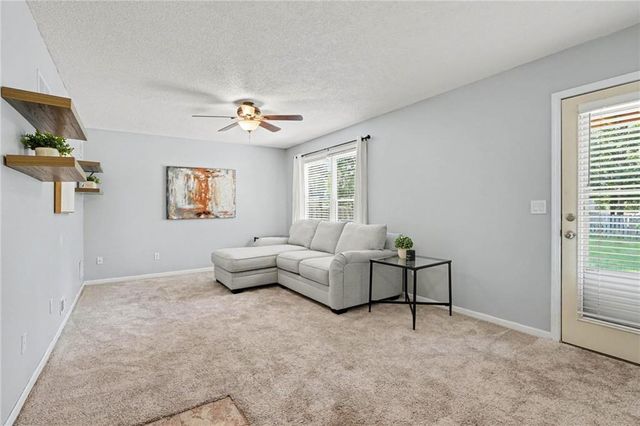 18800 W 164th Street, Olathe, KS 66062