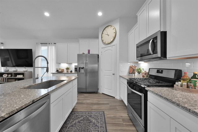 942 Youth Water Road, Montgomery, TX 77316