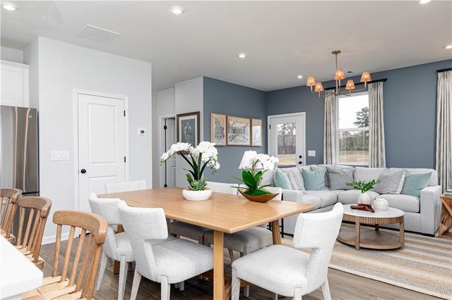 842 Leraes Way, Loganville, GA 30052