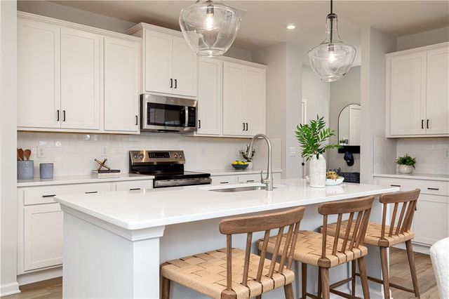 842 Leraes Way, Loganville, GA 30052