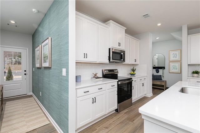 842 Leraes Way, Loganville, GA 30052