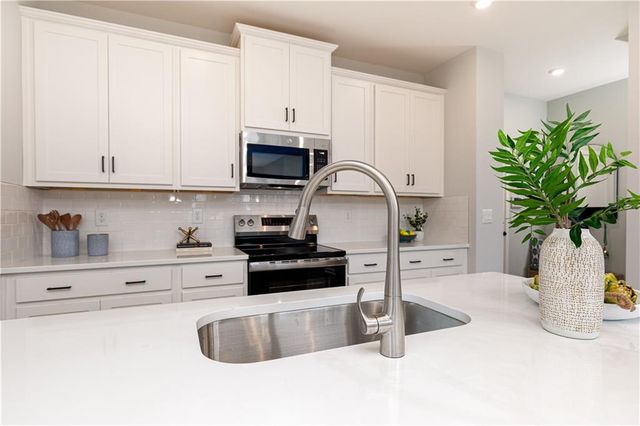 842 Leraes Way, Loganville, GA 30052