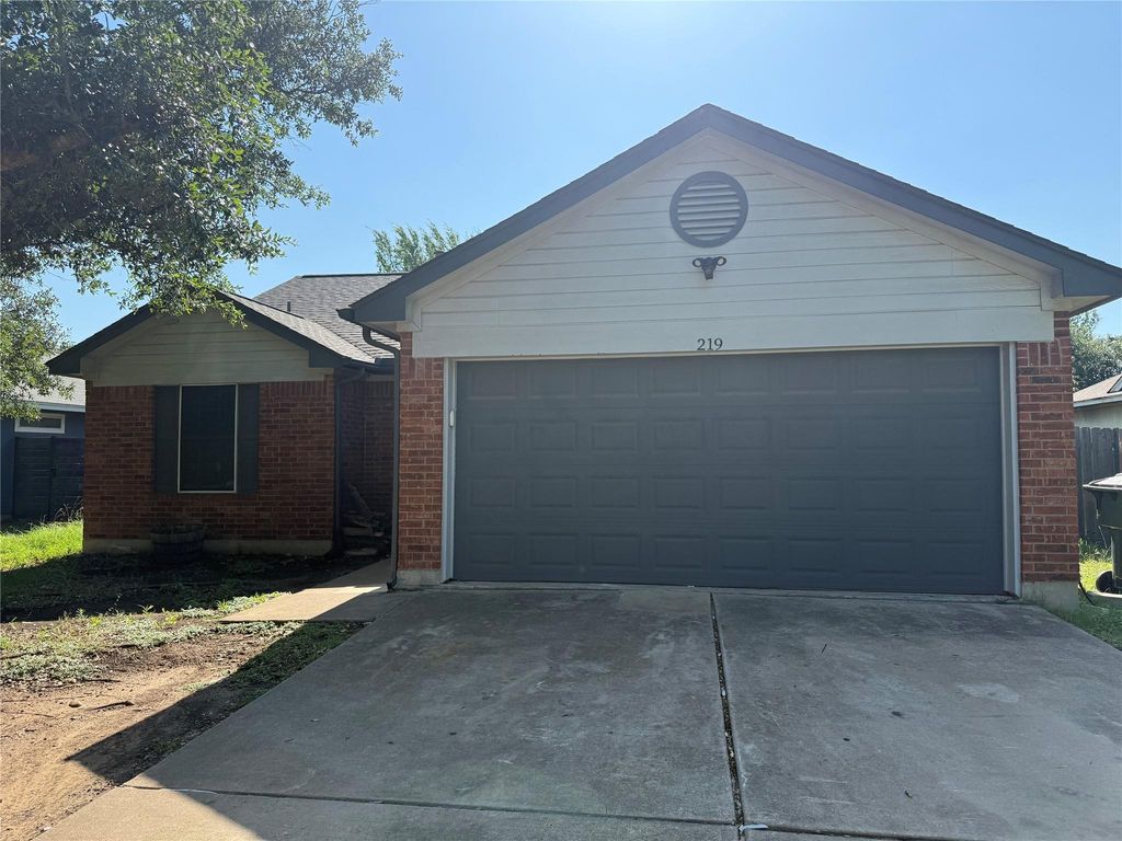 219 Juniper DR, Georgetown, TX 78626