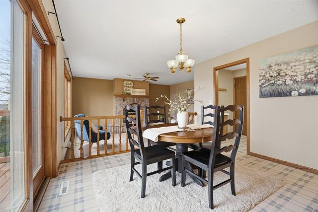 W10058 WOODHAVEN LANE, Hortonville, WI 54944