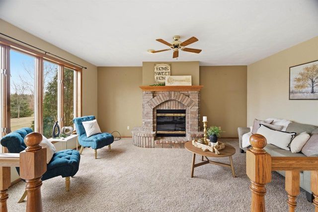 W10058 WOODHAVEN LANE, Hortonville, WI 54944