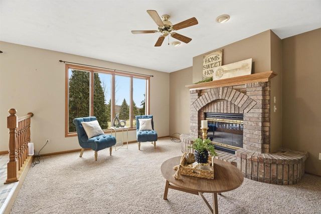 W10058 WOODHAVEN LANE, Hortonville, WI 54944