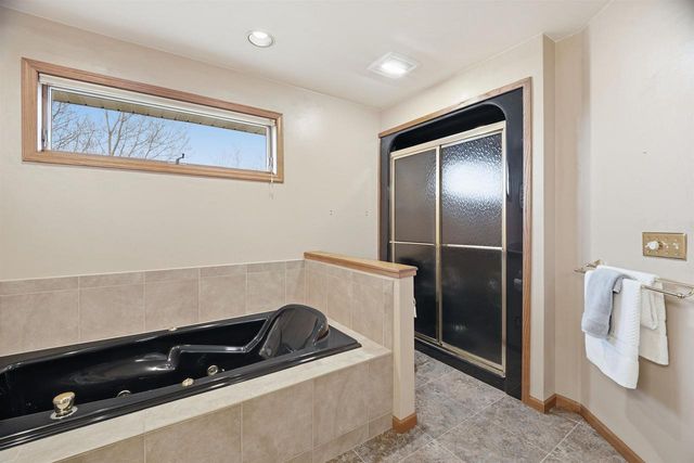 W10058 WOODHAVEN LANE, Hortonville, WI 54944