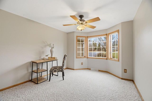 W10058 WOODHAVEN LANE, Hortonville, WI 54944