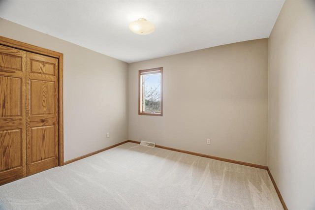 W10058 WOODHAVEN LANE, Hortonville, WI 54944