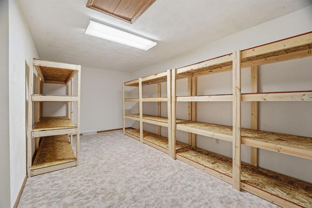 W10058 WOODHAVEN LANE, Hortonville, WI 54944