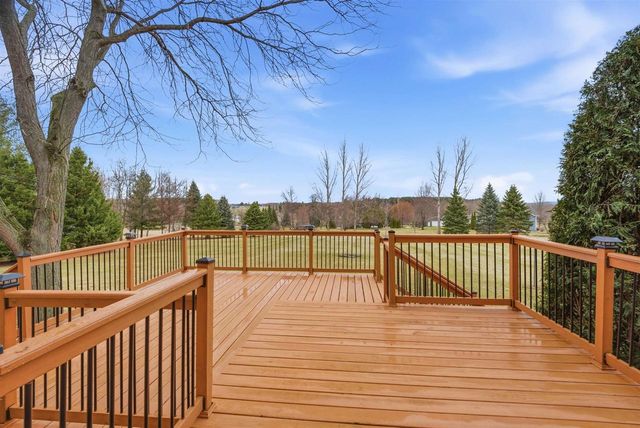 W10058 WOODHAVEN LANE, Hortonville, WI 54944