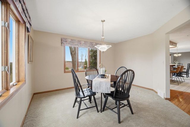 W10058 WOODHAVEN LANE, Hortonville, WI 54944