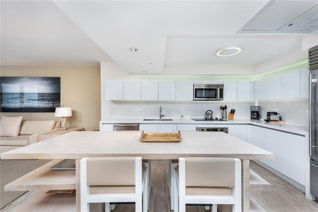 102 24th St 1208, Miami Beach, FL 33139