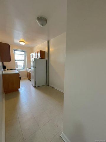 37-16 83 Street 3F, Flushing, NY 11372