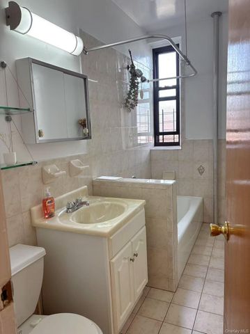 37-16 83 Street 3F, Flushing, NY 11372
