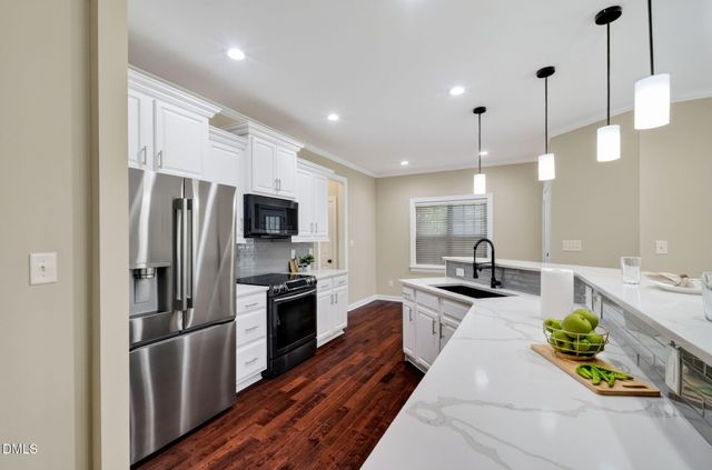 33 Greenfield Lane, Clayton, NC 27527