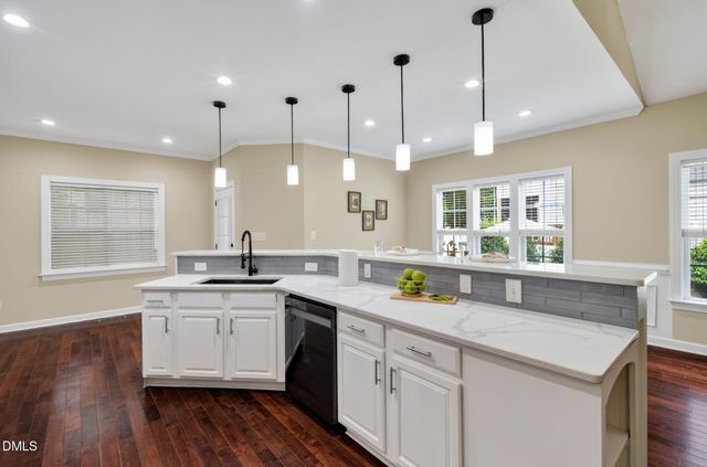 33 Greenfield Lane, Clayton, NC 27527