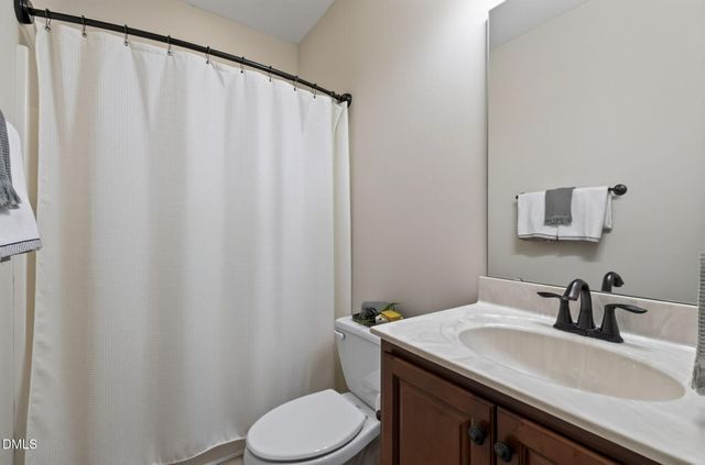 33 Greenfield Lane, Clayton, NC 27527