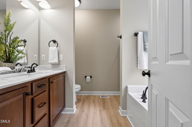 33 Greenfield Lane, Clayton, NC 27527