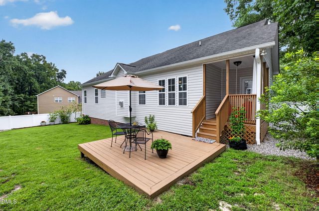 33 Greenfield Lane, Clayton, NC 27527