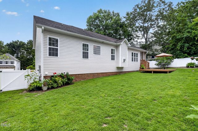 33 Greenfield Lane, Clayton, NC 27527