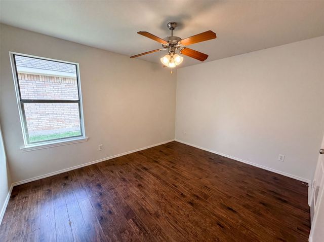 1618 Hillside Drive, Waxahachie, TX 75165
